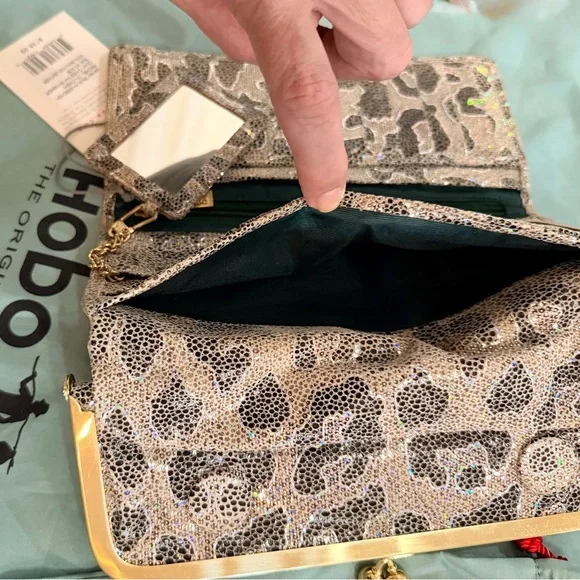 HOBO Rachel Cheetah Shimmer ladies wallet - Picture 4 of 7